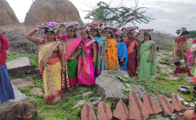 Seetlabhavani Tribal Festival Special Story In Suryapet - Sakshi