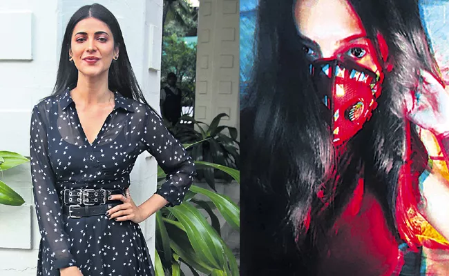 Actres Shruti Haasan creates her own cool mask - Sakshi