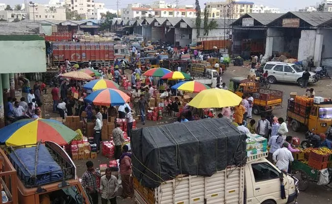 Kothapet Fruit Market Closed For Coronavirus Spreading - Sakshi