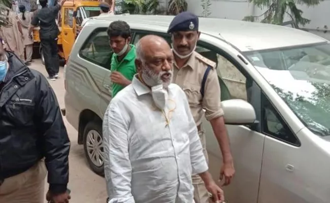 JC Prabhakar Reddy Accepts His Crime For Vehicles Illegal Registration - Sakshi