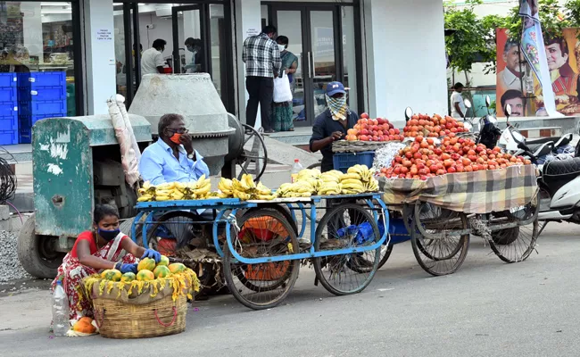 Jagananna Thodu Loans For Street Hawkers in Amaravati - Sakshi