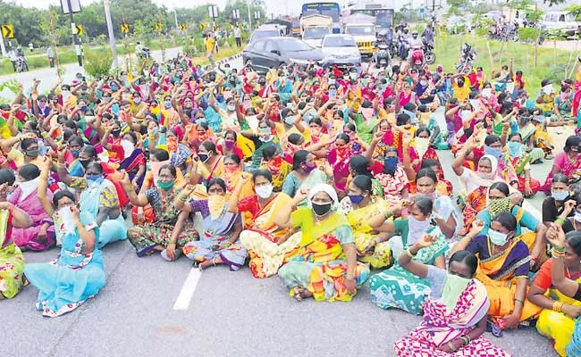 Yadadri District People Demand To Rehabilitate The House By The Government - Sakshi