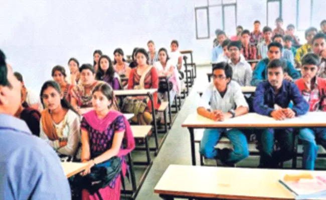 Inter Education in High Schools Upgrade With Students Count - Sakshi