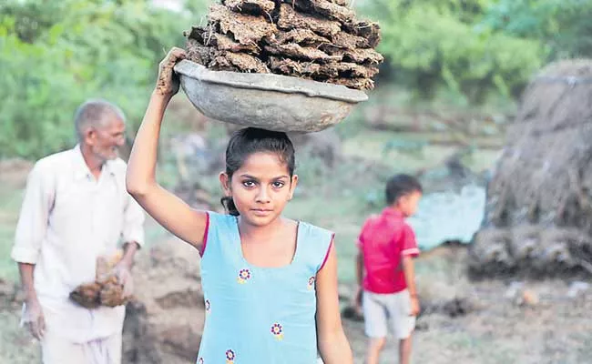 New Concept Of Seed Rakhi By Chipley Village From Chhattisgarh State - Sakshi