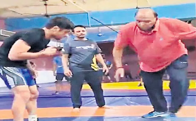 Indian Star Wrestler Ravi Dahiya And Deepak Punia Started Training - Sakshi