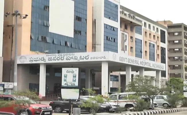 Man Attacks On His  Wife With Beer Bottle In Nizamabad - Sakshi