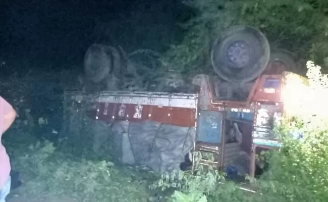 Lorry Road Accident In Mahabubnagar District - Sakshi