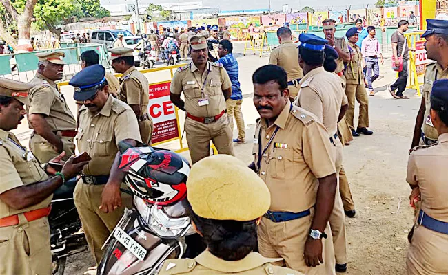 Marriage Day Leave Announce to Tamil Nadu Police - Sakshi