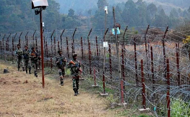 Pakistan Violates Ceasefire At Poonch District 3 Family Members Deceased - Sakshi