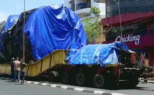 Truck From Maharashtra With Space Machinery A Year To Reach Kerala - Sakshi