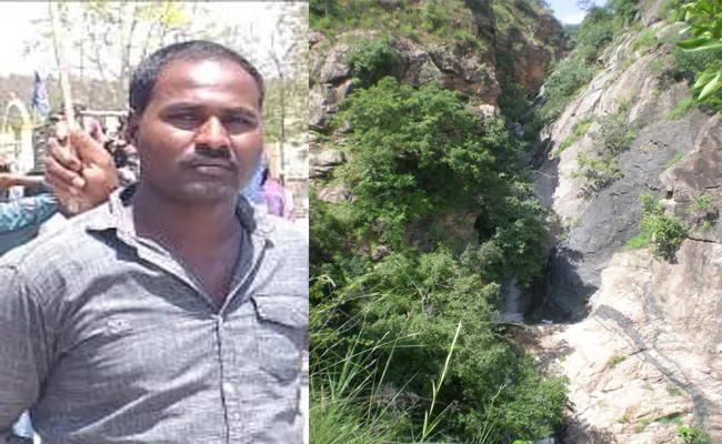 Selfie Death in Chittoor Palamaneru Ganganashirasu Water Falls - Sakshi