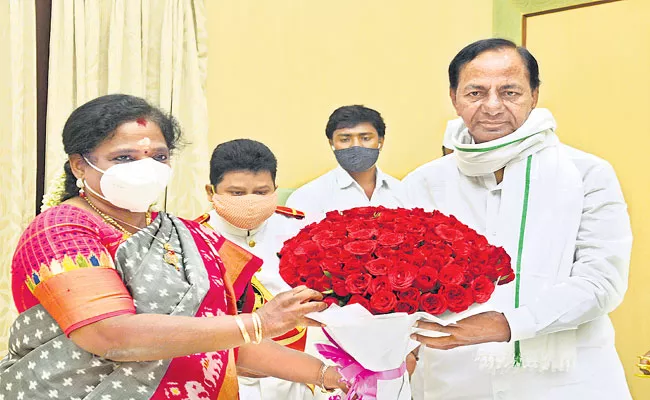 KCR Explains Coronavirus Situation In State To Governor Tamilisai soundar rajan - Sakshi