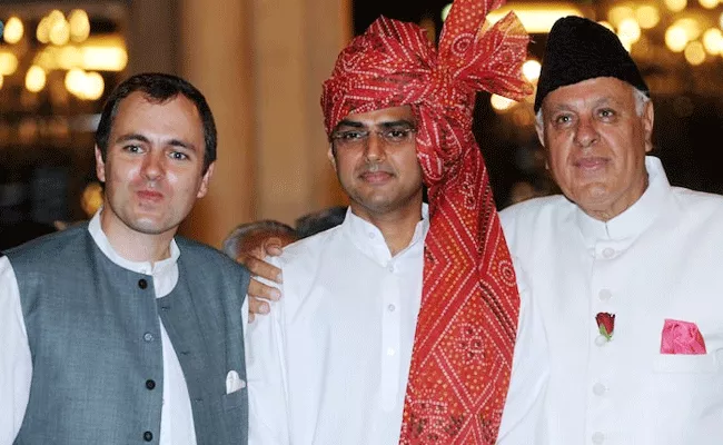 Omar Abdullah Threatens To Sue Over Chhattisgarh CM Over Sachin Pilot Dig - Sakshi