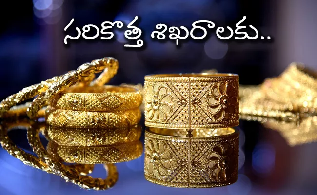 Gold Futures Climb Above Rs 50000 Mark - Sakshi