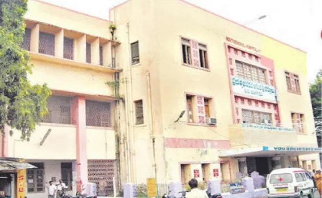 No Oxygen Shortage in Kurnool Sarvajana Hospital - Sakshi