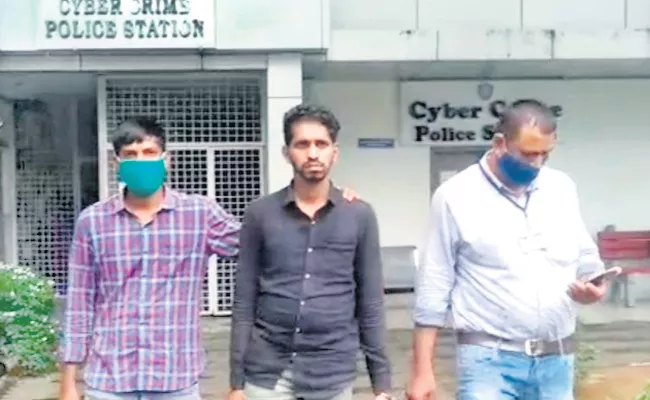 Cyber Criminals Held in Cheating And Threaten Case Hyderabad - Sakshi