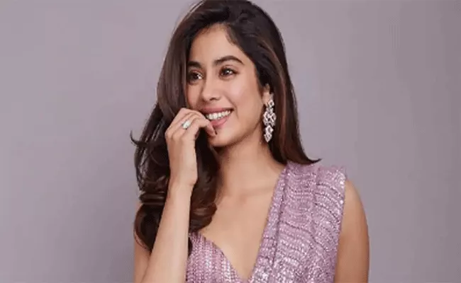 Gungan Saxena Biopic: Janhvi Kapoor Kappor Open Up Her Self In front of Media     - Sakshi