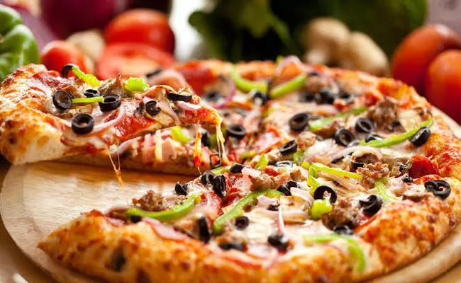 Pizza Hut Cantact less Delivery in Hyderabad - Sakshi