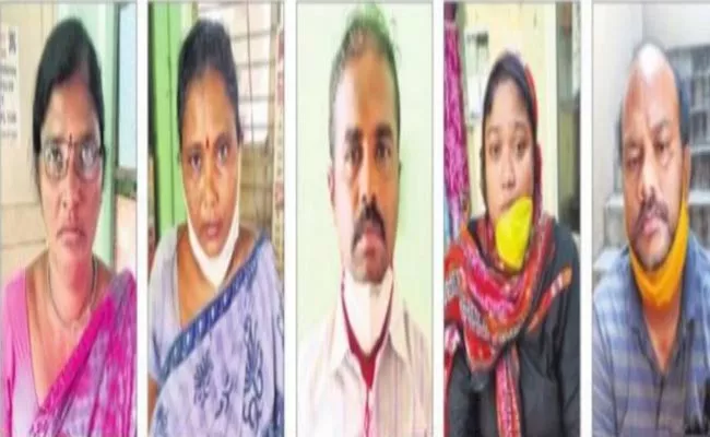 Two Doctors Arrested For Selling Babies - Sakshi