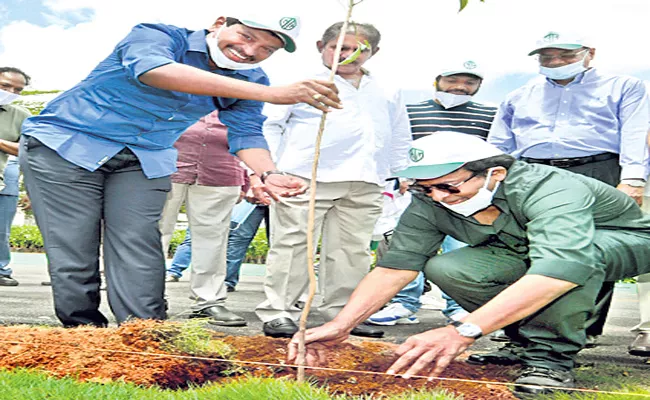 Chiranjeevi plants saplings as he takes up the Green India - Sakshi