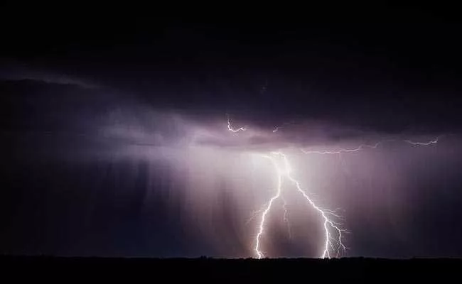 Lightning Strikes In West Bengal Eleven People Deceased - Sakshi