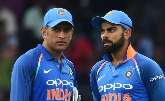 Virat Kohli Recalls Helping Out MS Dhoni With Wicketkeeping Duties - Sakshi