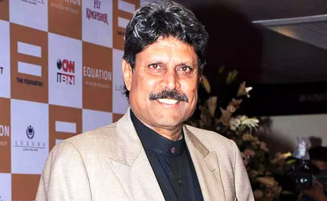 Kapil Dev: Sachin Didnot Know How To Convert Hundreds Into 200s 300 - Sakshi