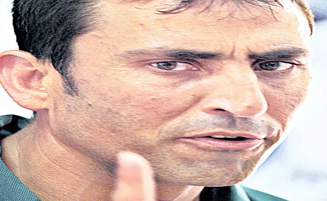 Pakistan Batting Coach Grant Flower Alleged On Younis Khan Over Giving Suggestion - Sakshi