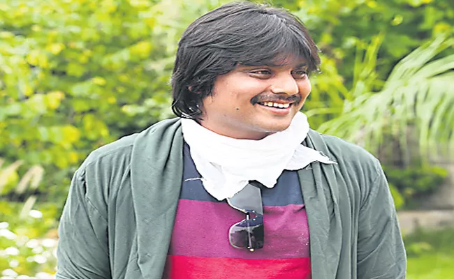 Screenwriter Sridhar Seepana to turn director with Brindavanamadi Andaridi - Sakshi