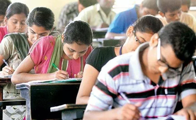 1,50,941 Inter second year students passed in Telangana - Sakshi