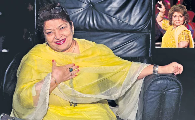 Special Story About Saroj Khan Life In Family - Sakshi