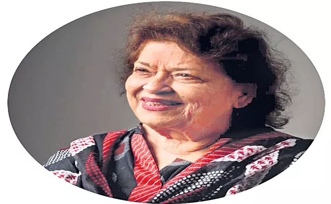 Bollywood Choreographer Saroj Khan Passed Away At Mumbai Hospital - Sakshi