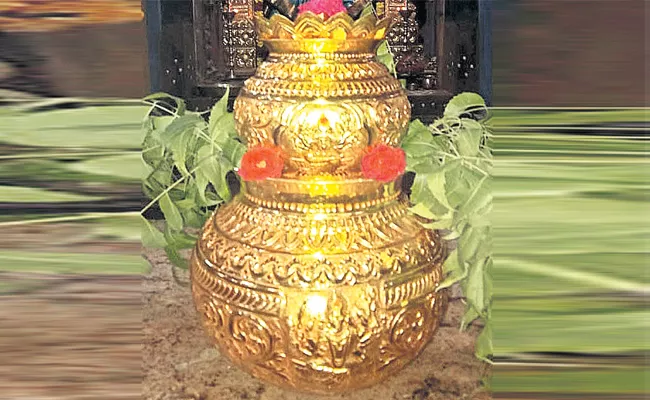 Mahankali Bonalu Festival With Special Gold Bonam - Sakshi