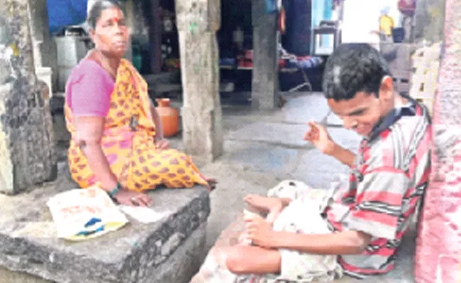 Woman Who Grows Up An Orphan Boy YSR Kadapa District - Sakshi