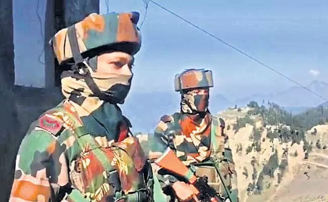 Women Rifles In India Border - Sakshi