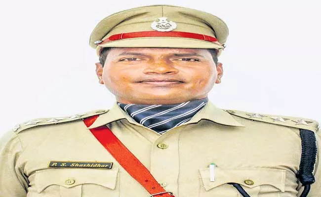 Mahabubabad AR DSP Passed Away Due To Coronavirus - Sakshi