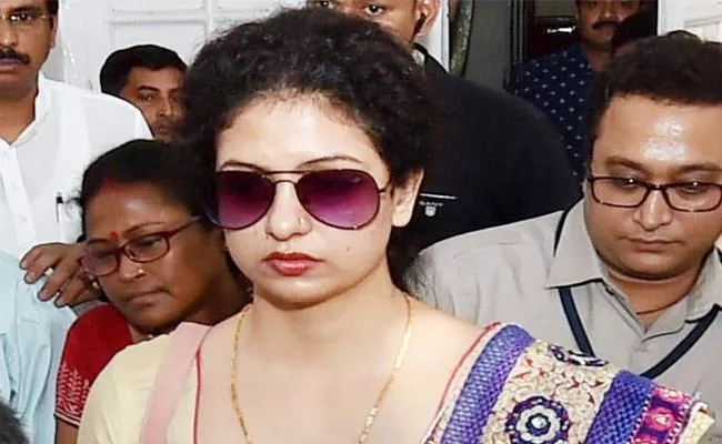 Hasin Jahan Receives Death Threat Complaint Cyber Crime Police Kolkata - Sakshi