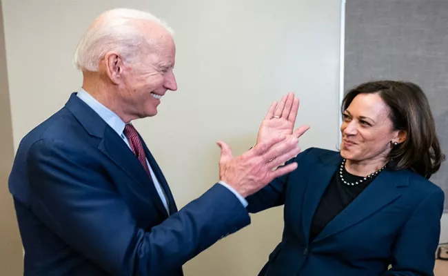  Kamala Harris Named As Joe Bidens Vice Presidential Running Mate  - Sakshi