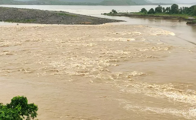 Rising Godavari Water At Polavaram In West Godavari District - Sakshi