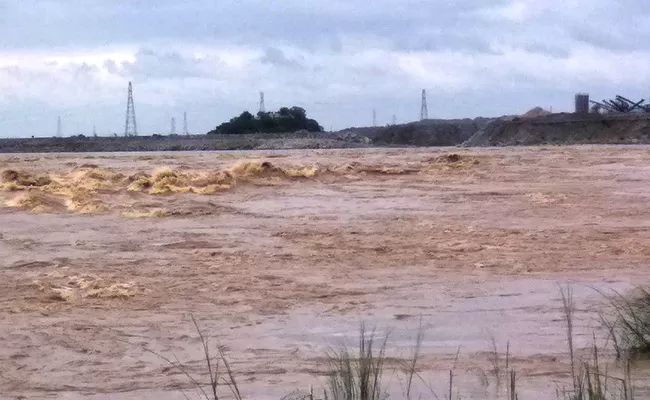 Heavy Rainfall Forecast For Godavari And Krishna Districts - Sakshi