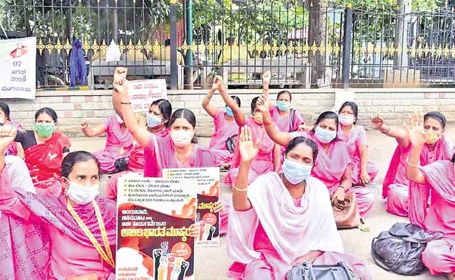 Delhi Police Files FIR Case On Asha Workers - Sakshi