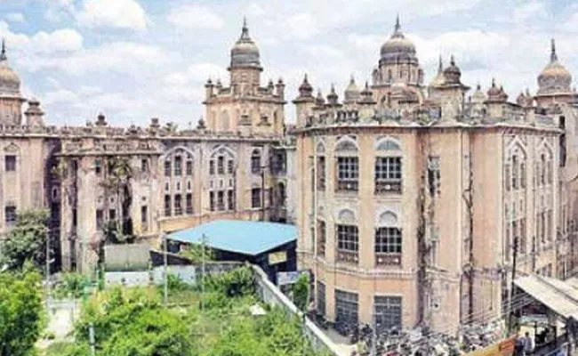 Osmania Hospital Staff Neglect On Patients Over Saline Stands - Sakshi