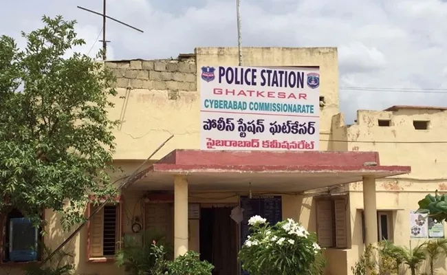 ASI Try To Commit Suicide In Ghatkesar Police Station - Sakshi