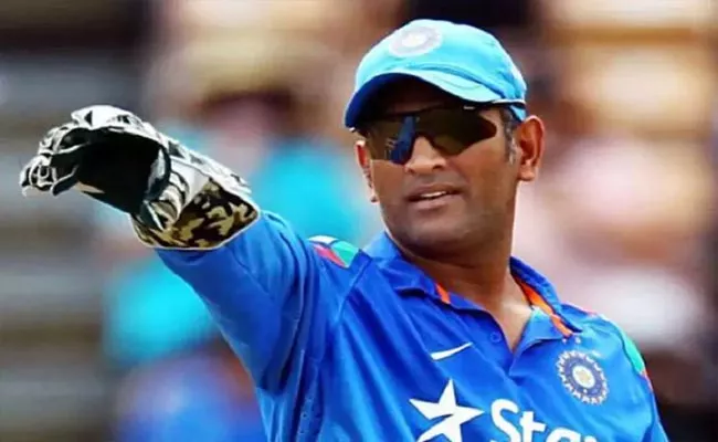 5 Bold Decisions Of Dhoni That Shocked Everyone But Won India Matches - Sakshi