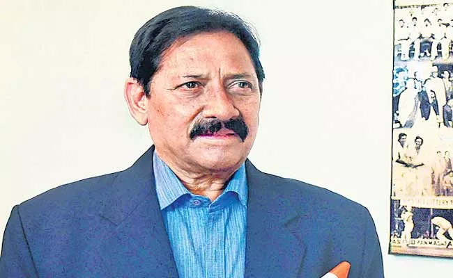 Indian Cricketer Chetan Chauhan Passed Away Due To Coronavirus - Sakshi