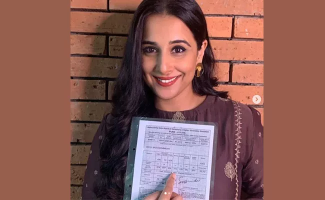 Vidya Balan Shares Pics Of Class 10 Marksheet In Social Media - Sakshi