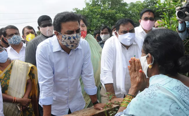 KTR Visit Warangal Flood Areas And COVID 19 Centers - Sakshi