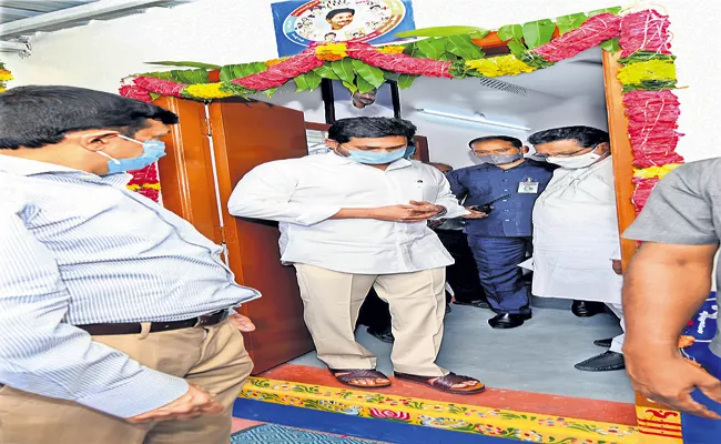 CM YS Jagan Inspected the Model House In Thadepalli - Sakshi