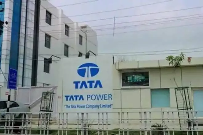 Tata power zoom- Muthoot finance down - Sakshi