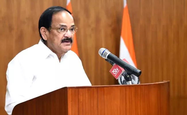 Venkaiah Naidu Praises AP Government For Swachh Sarvekshan Awards - Sakshi